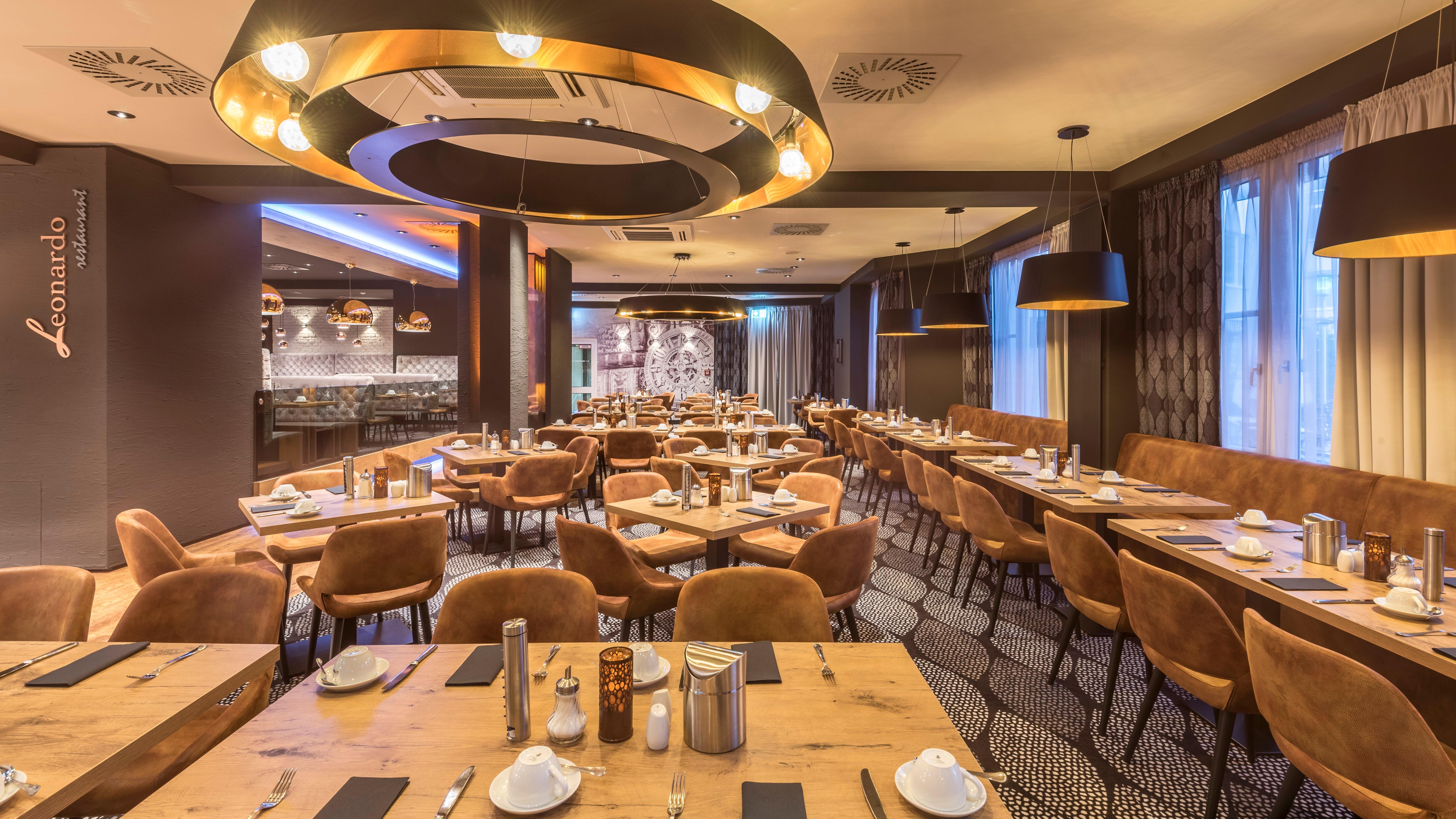 Holiday Inn Munich Unterhaching By Ihg Bagian luar foto