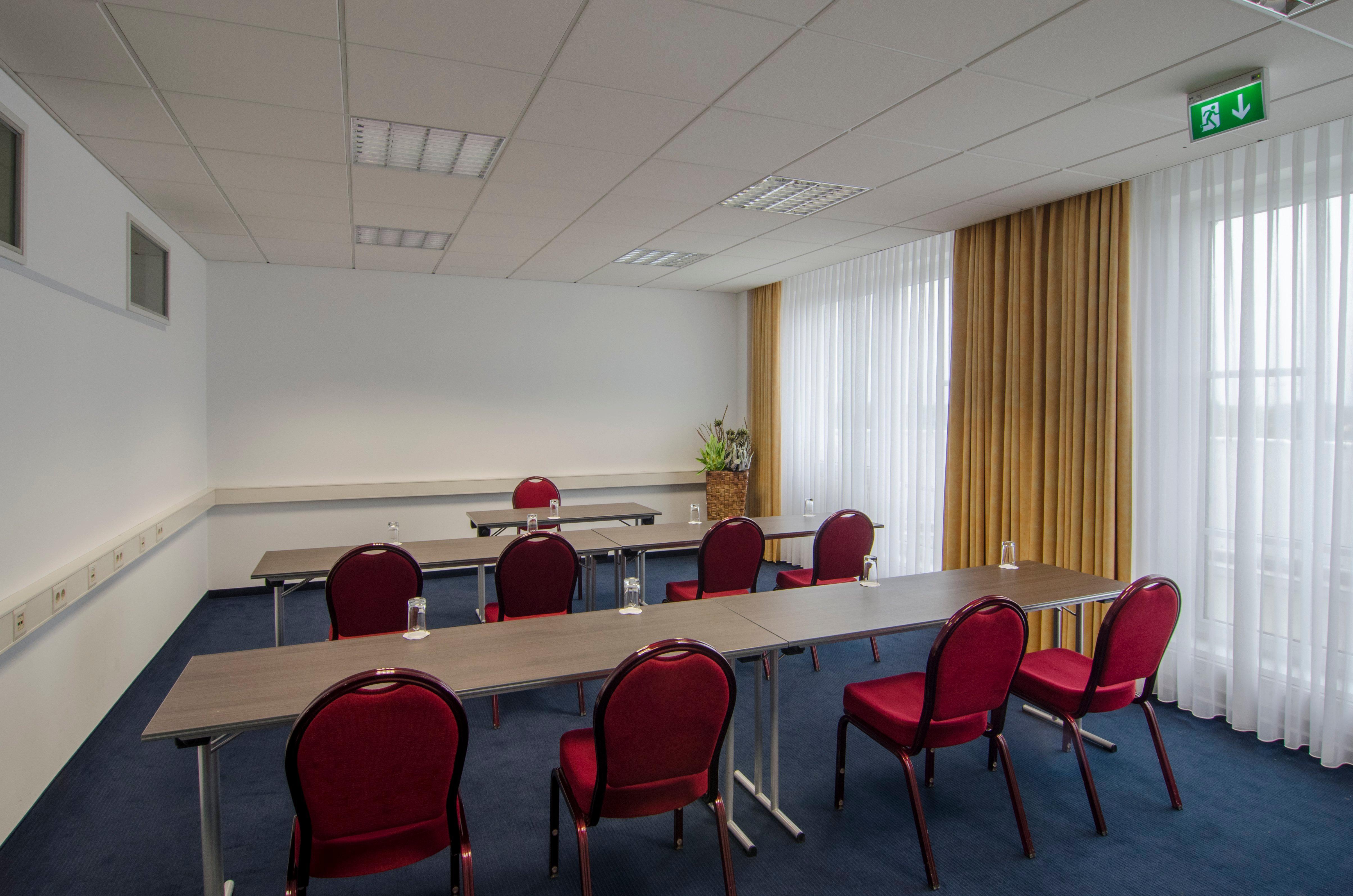 Holiday Inn Munich Unterhaching By Ihg Bagian luar foto