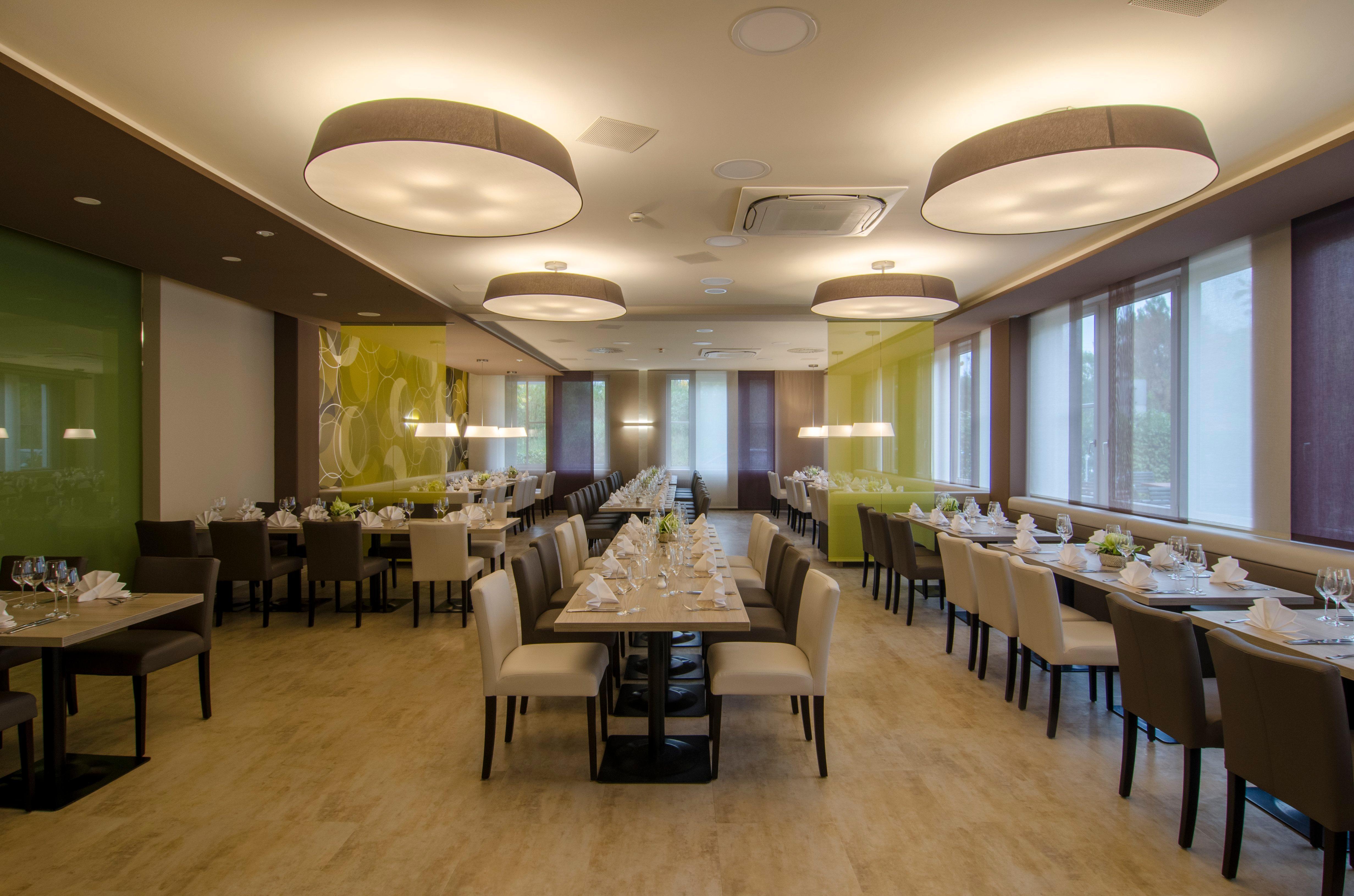 Holiday Inn Munich Unterhaching By Ihg Bagian luar foto