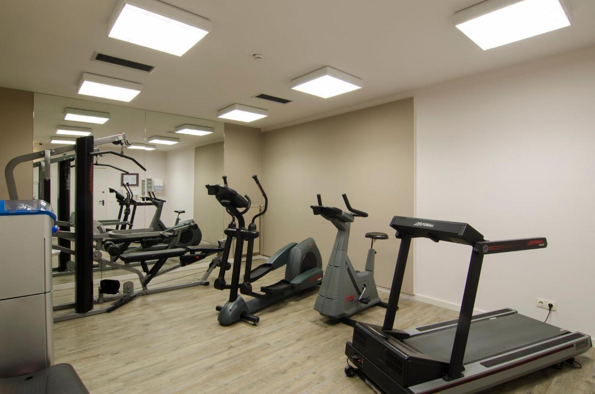 Holiday Inn Munich Unterhaching By Ihg Bagian luar foto